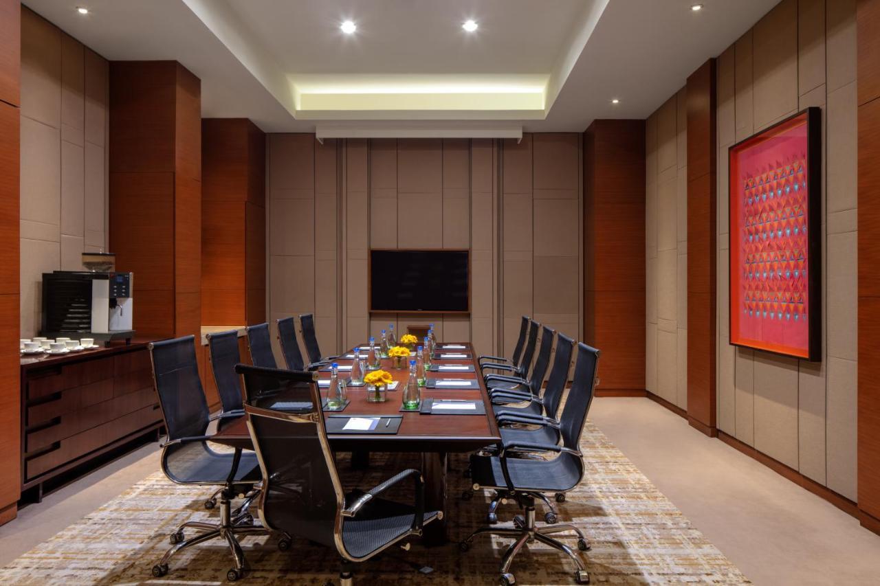 Hyatt Regency Chandīgarh Esterno foto Boardroom