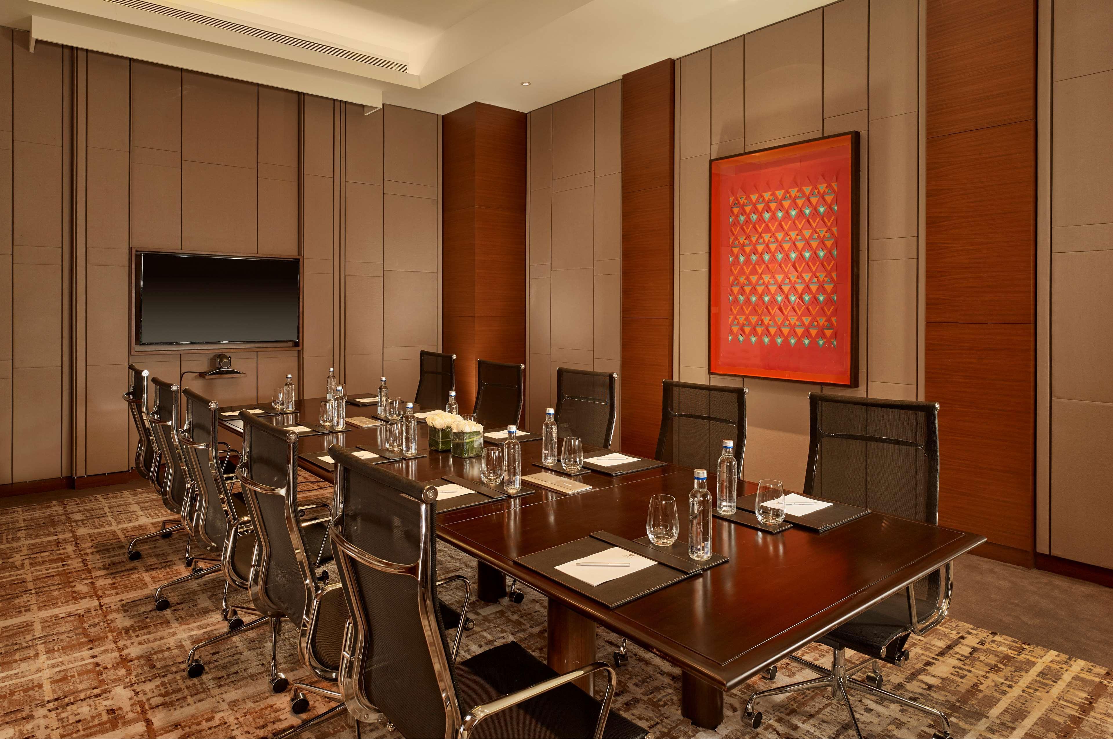 Hyatt Regency Chandīgarh Esterno foto A boardroom at the Taj Mahal Palace, Mumbai, India
