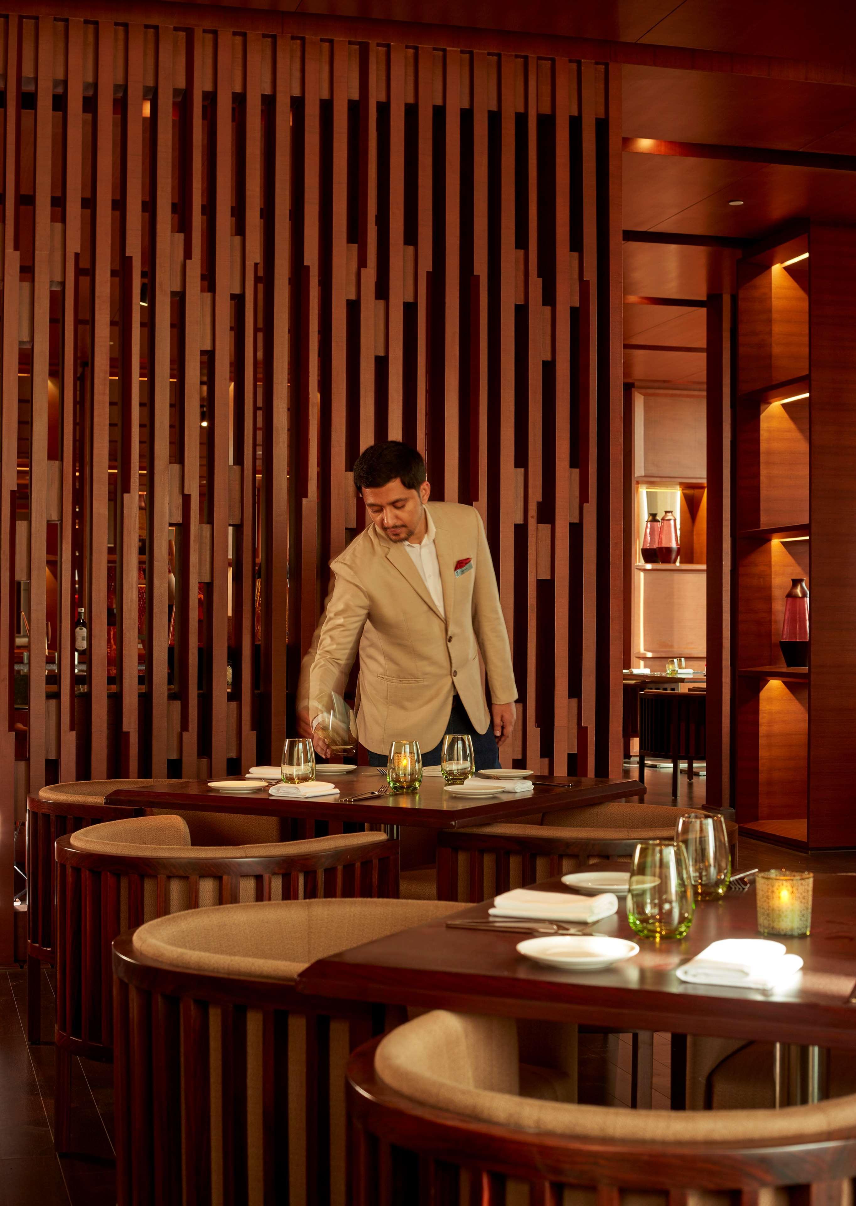 Hyatt Regency Chandīgarh Esterno foto A restaurant in India